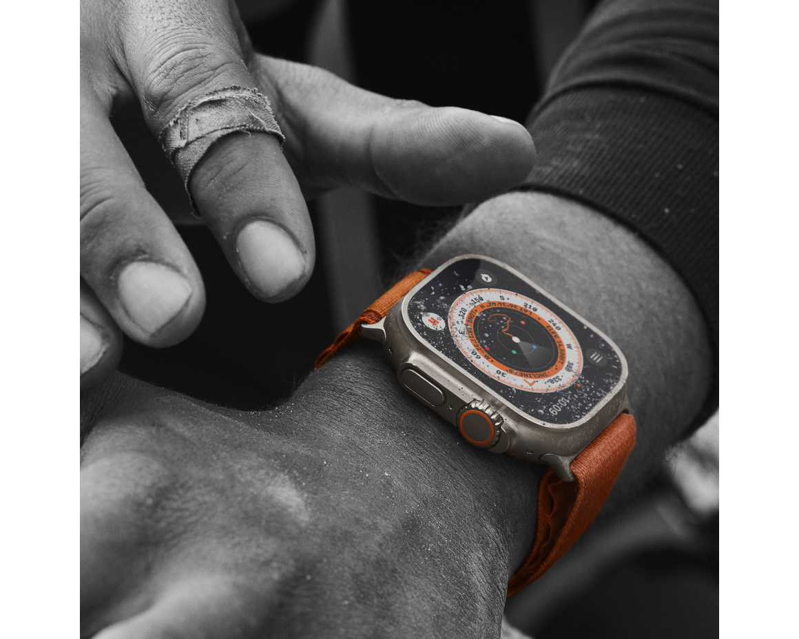 Apple Watch Ultra med Bergsloop Orange Small