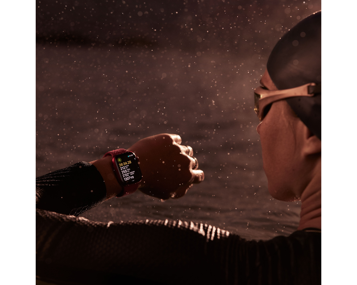Apple Watch Series 9 Aluminium med Sportloop Midnatt 45mm GPS